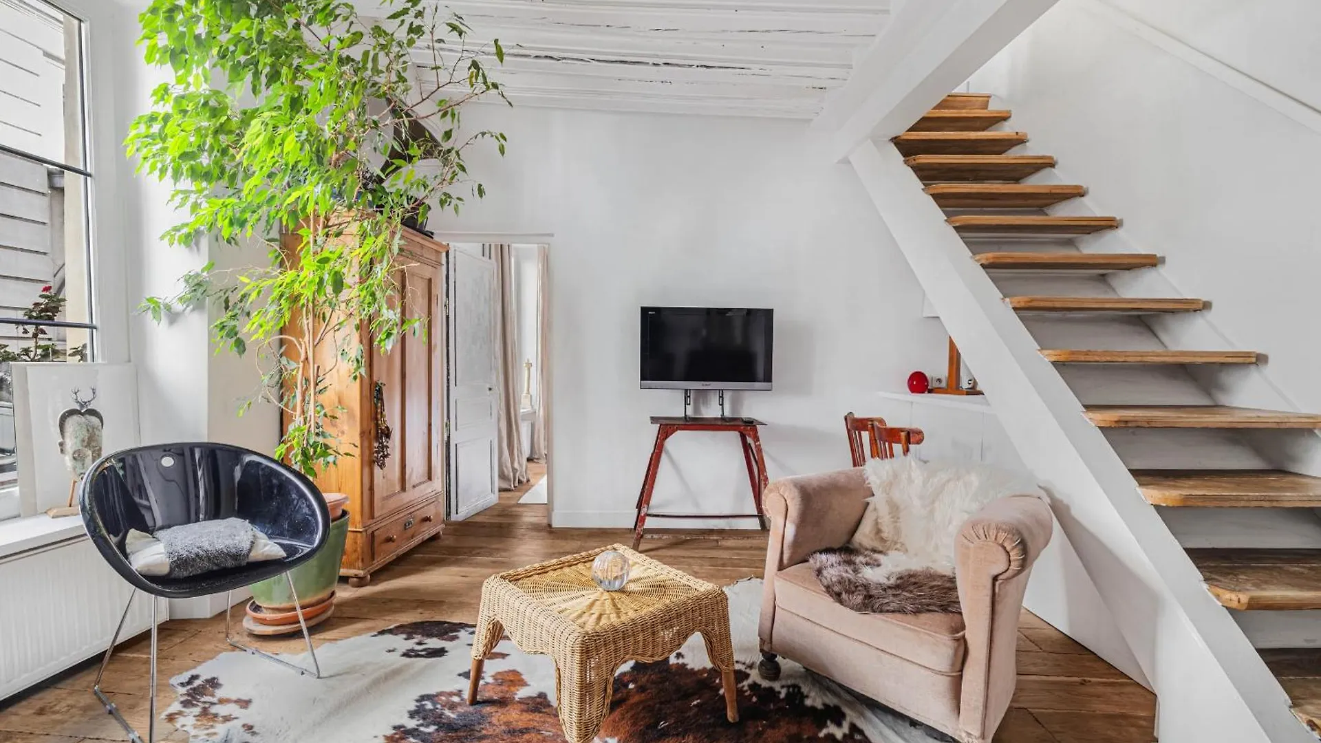 Albenate Apartment Paris