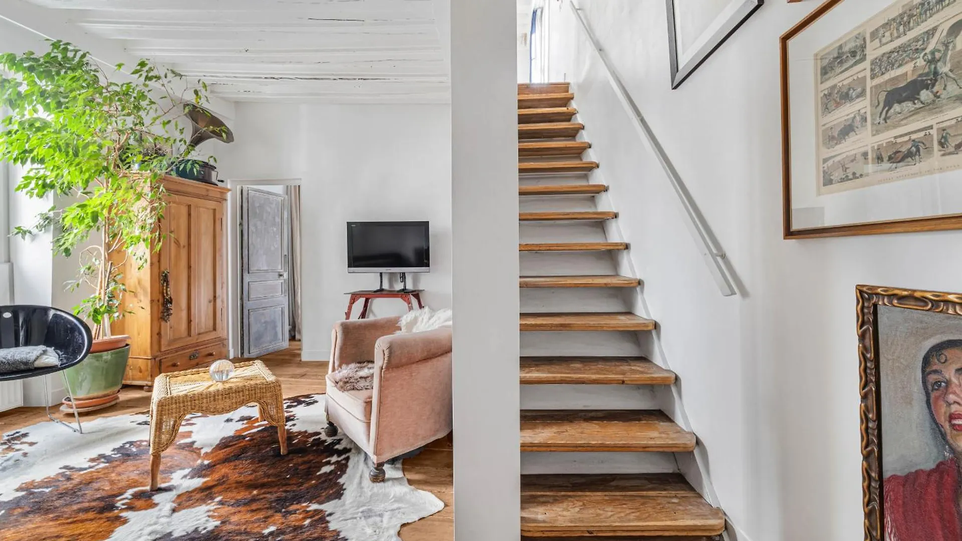 Albenate Apartment Paris