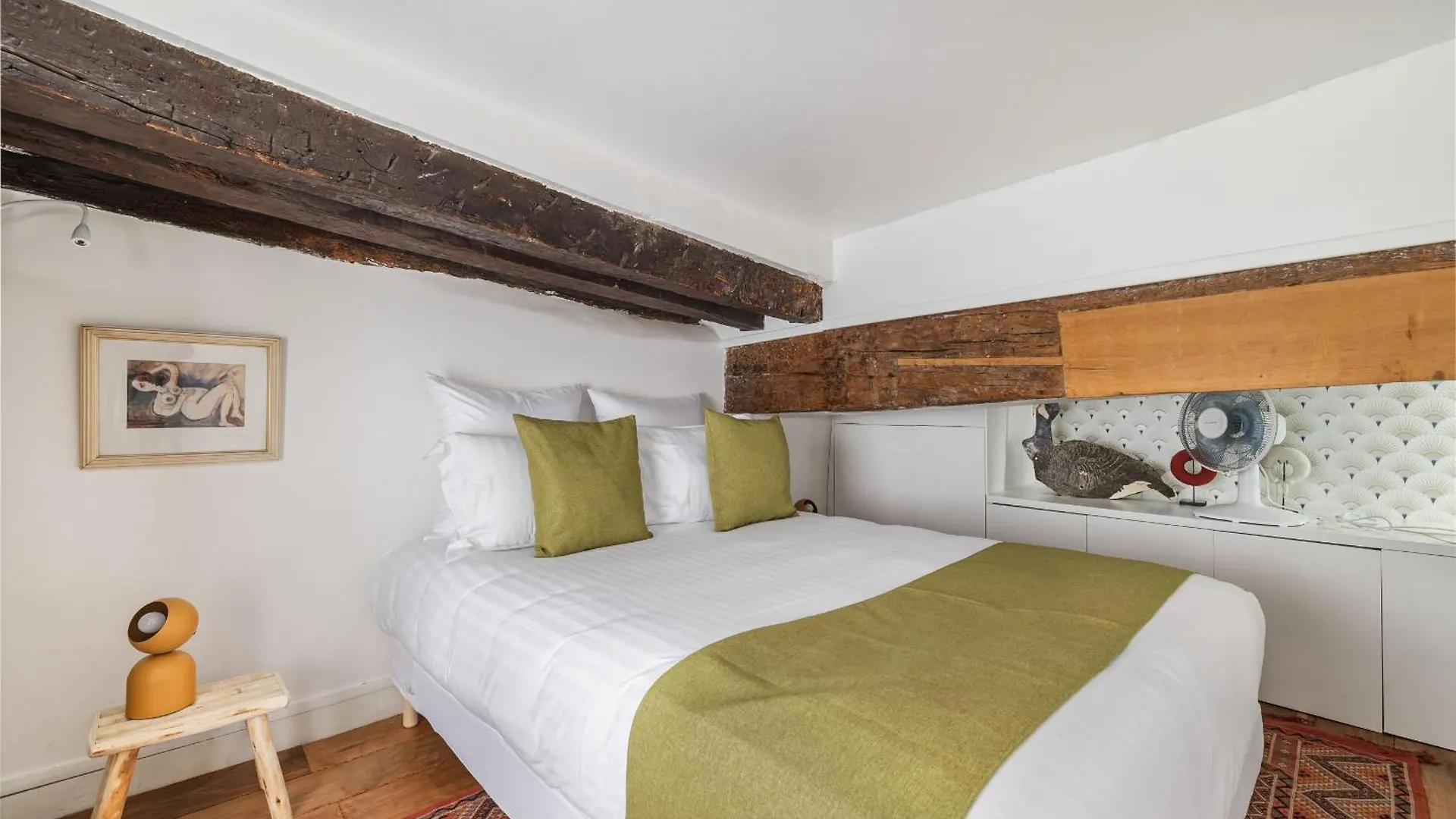 Albenate Apartment Paris