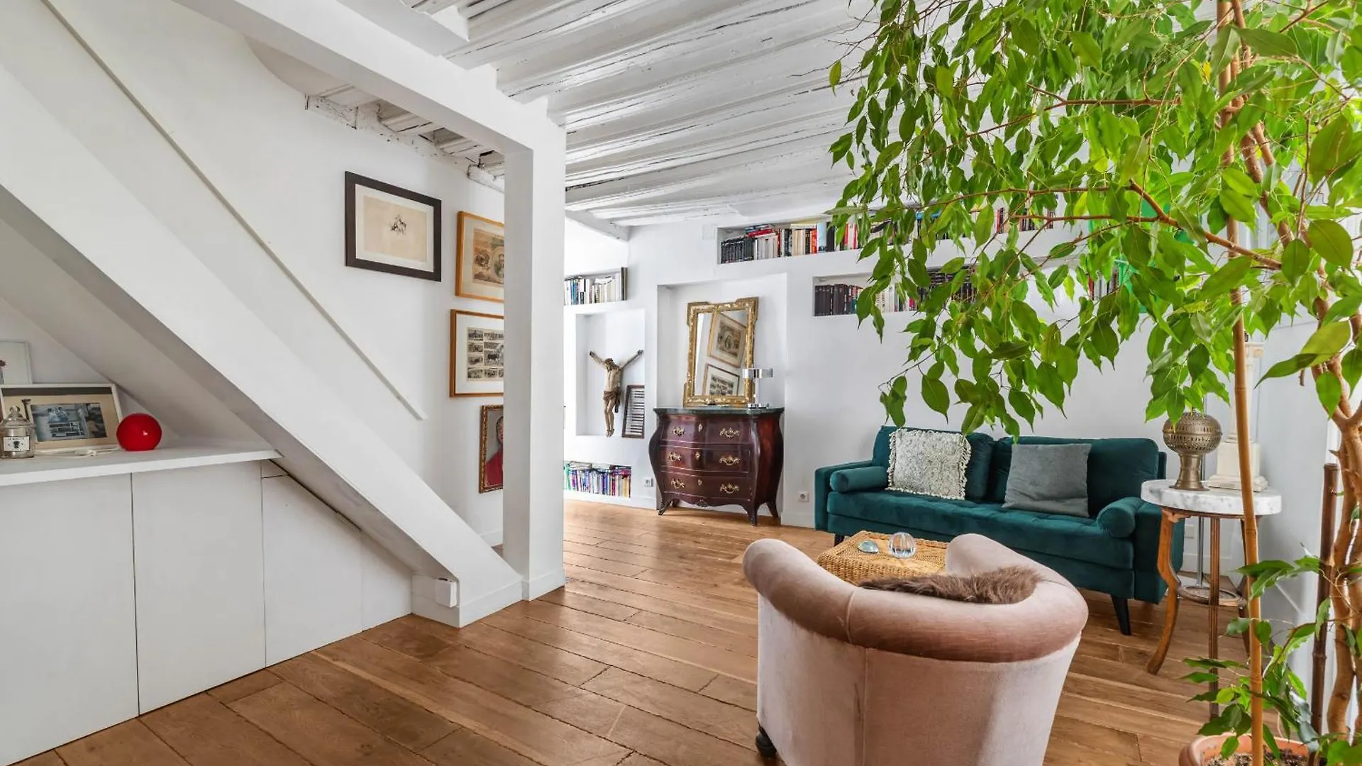 Albenate Apartment Paris